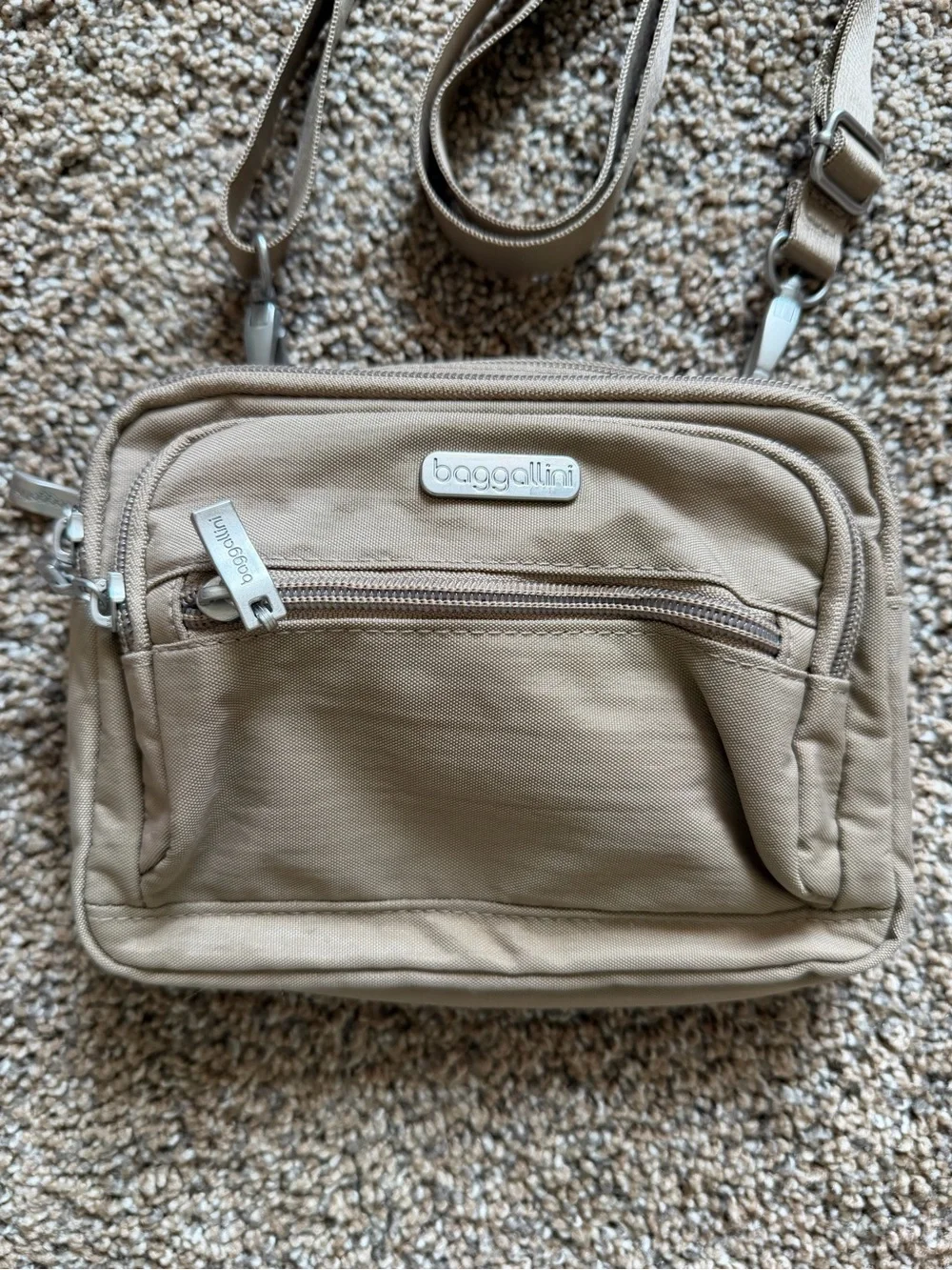 BAGGALLINI Tan Legacy Triple Zip Bagg Crossbody Convertible Clutch Waist Bag